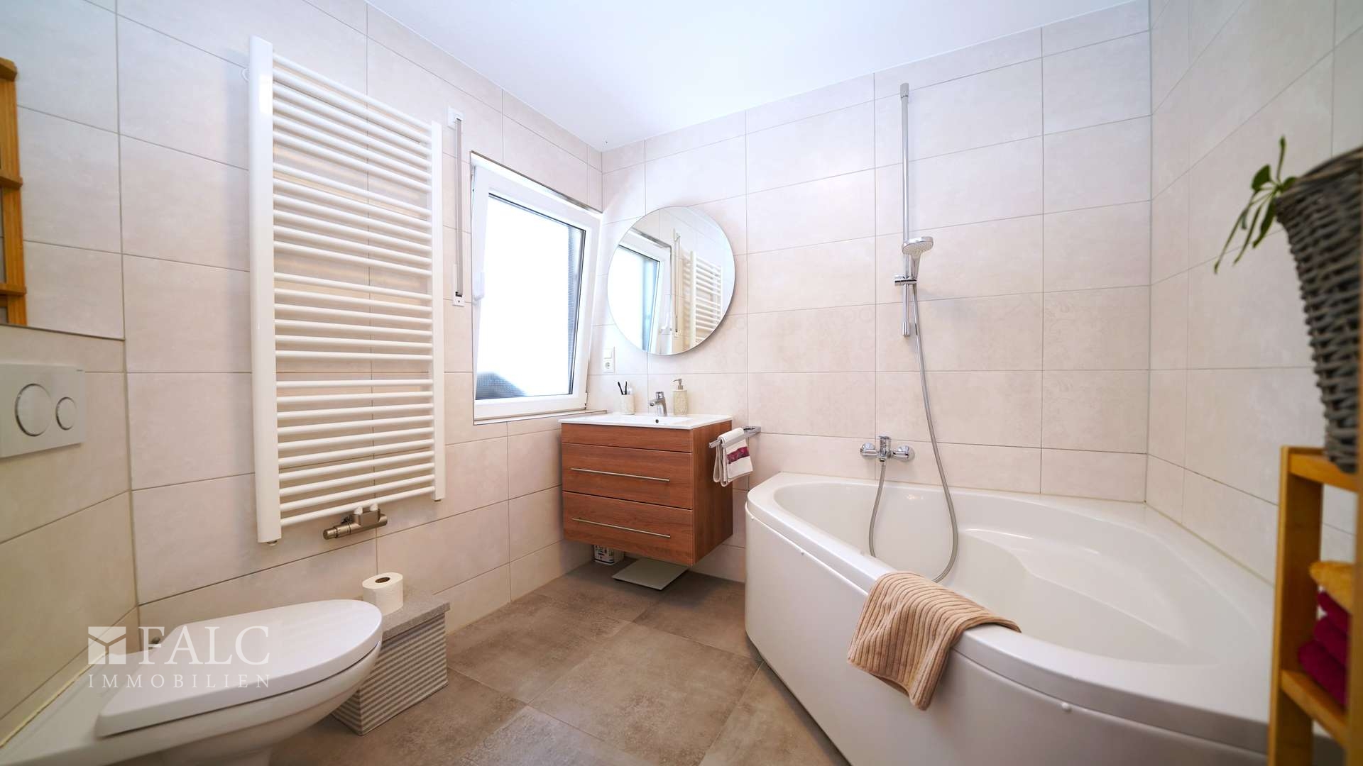 Modernes Badezimmer